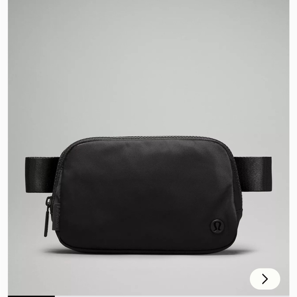 Lululemon Everywhere Belt Bag